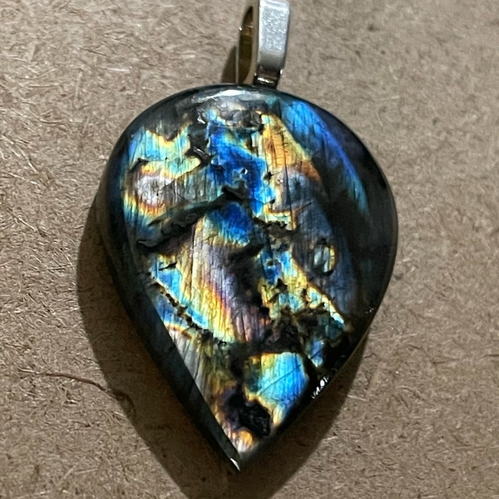 Gorgeous Spectrolite Labradorite Teardrop Pendant NecklaceFIRM ON PRICE